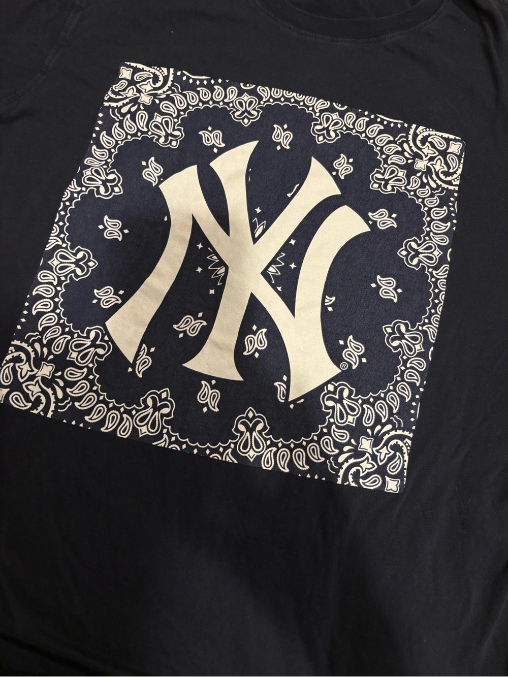 Mens Yankee baseball Black Graphic Bandana Tee with NY Logo